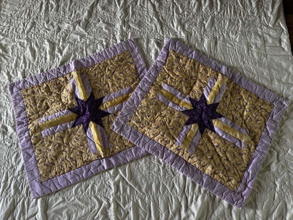 Vintage Hand-Quilted Pieced Star Quilt with Two Matching Shams - Picture 9 of 12